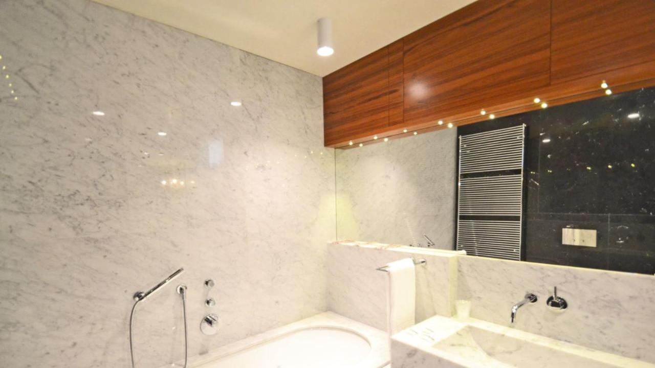 Ai Bareteri Luxury Canal View Venedig Exterior foto